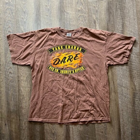 2000s Y2k D.A.R.E Flame Fire Brown T Shirt Skater Grunge Mens Size XL - Picture 1 of 5
